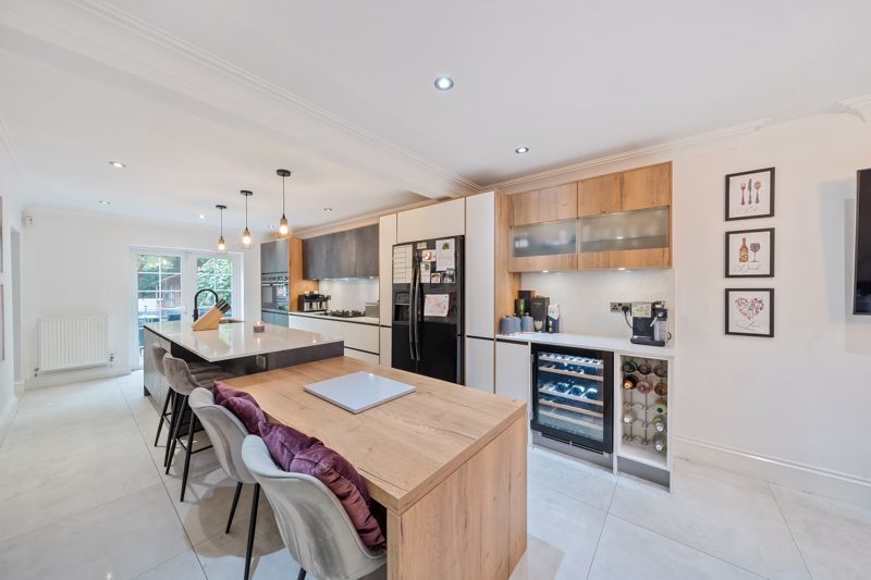 Kitchen- click for photo gallery
